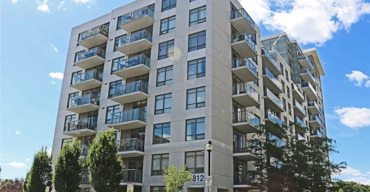 325-812 Lansdowne Avenue, Toronto, ON, M6H 4K5