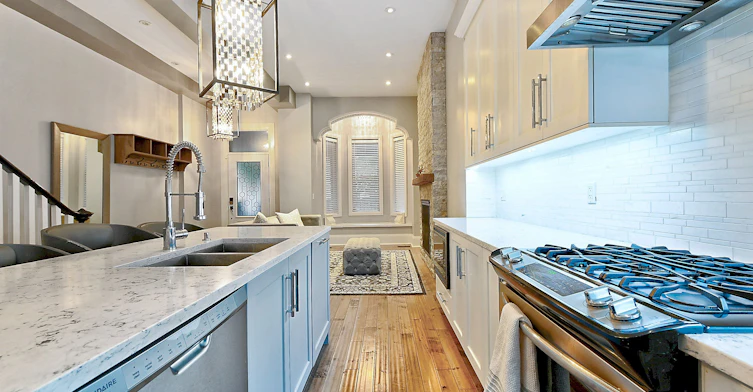 B-48 Lansdowne Avenue, Toronto, ON, M6K 2V8 - 8