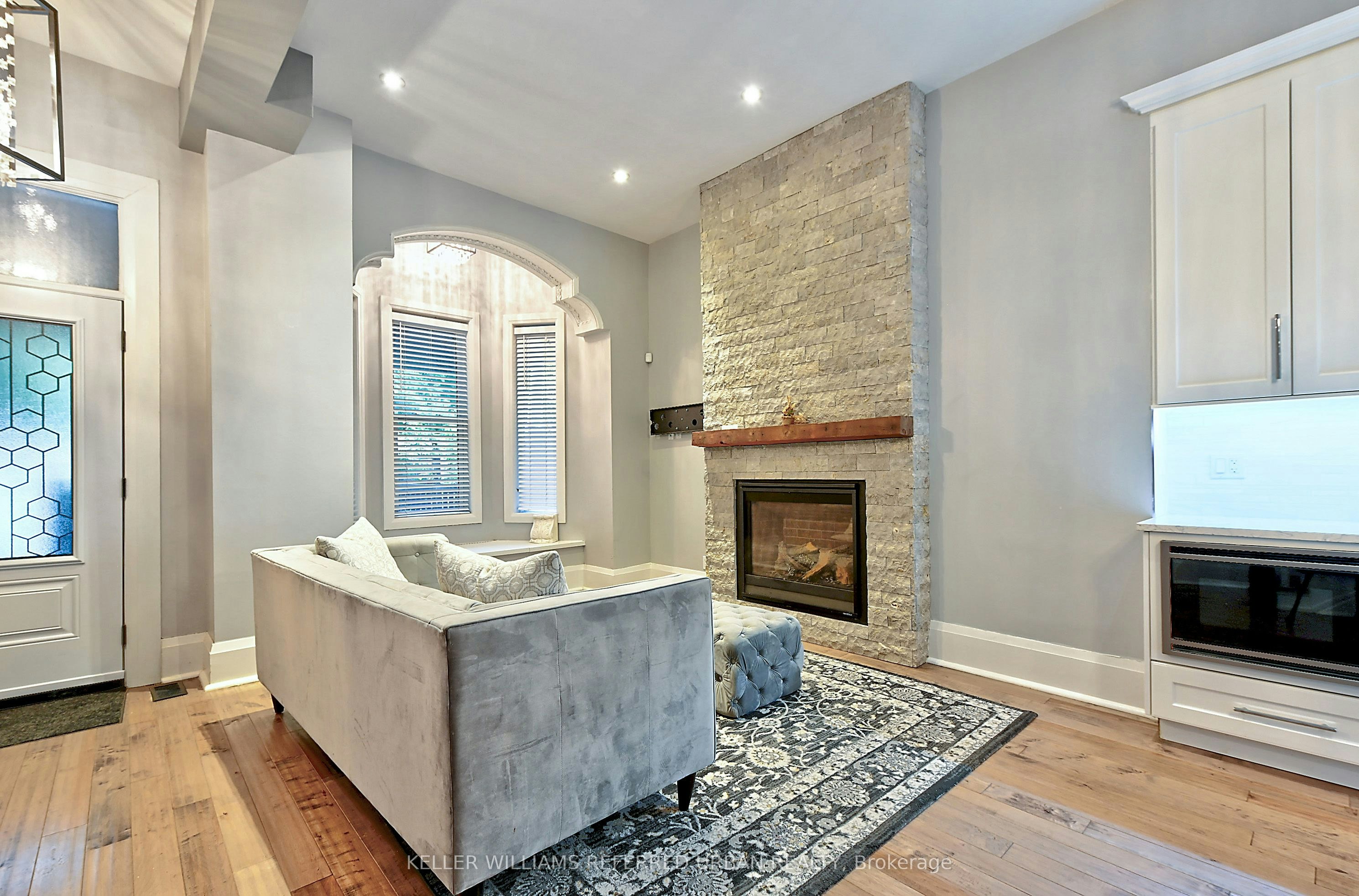 B-48 Lansdowne Avenue, Toronto, ON, M6K 2V8 - 4
