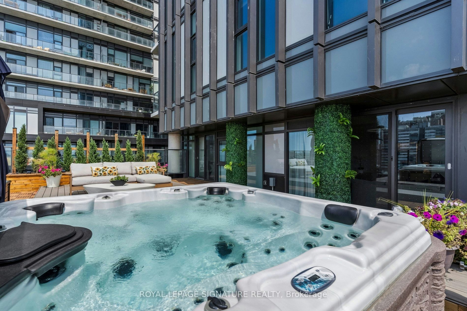 702-10 Graphophone Grove, Toronto, ON, M6H 0E5 - 35