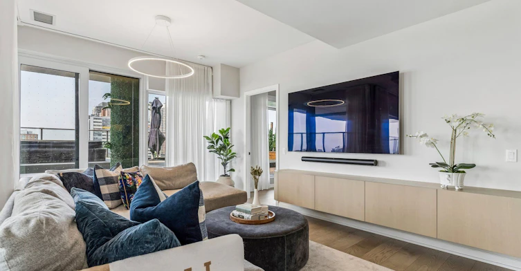 702-10 Graphophone Grove, Toronto, ON, M6H 0E5 - 3