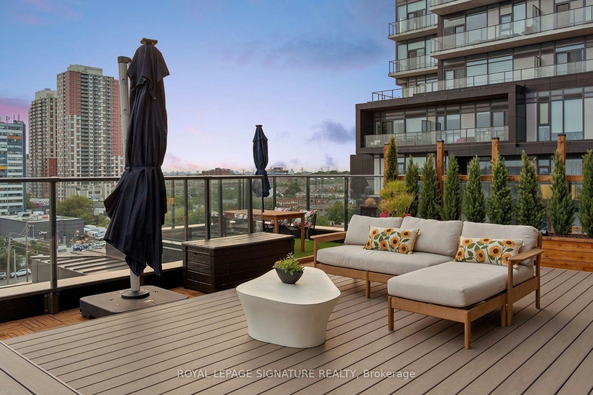 702-10 Graphophone Grove, Toronto, ON, M6H 0E5 - 43