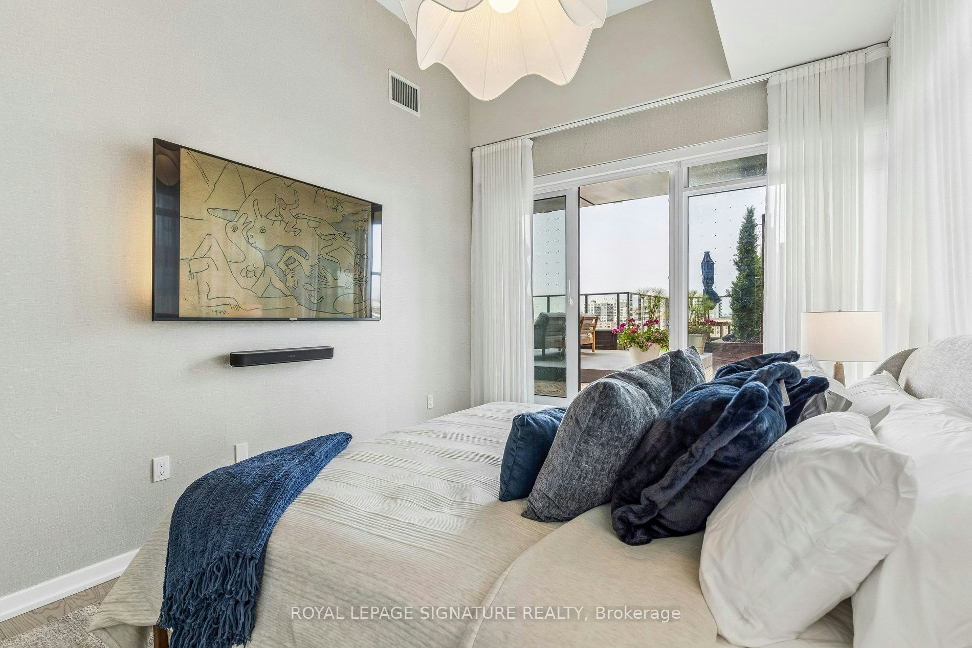 702-10 Graphophone Grove, Toronto, ON, M6H 0E5 - 14