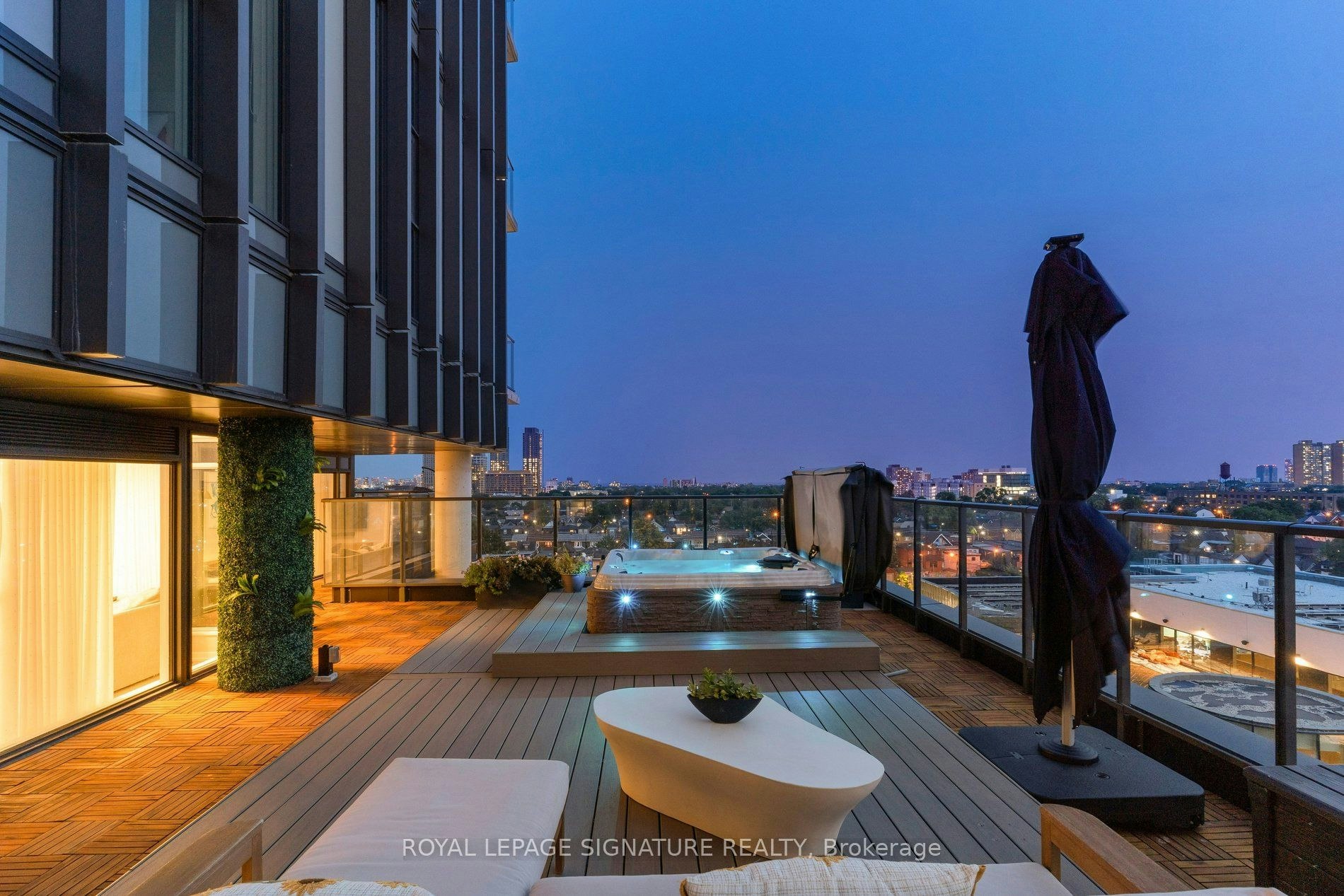 702-10 Graphophone Grove, Toronto, ON, M6H 0E5 - 47