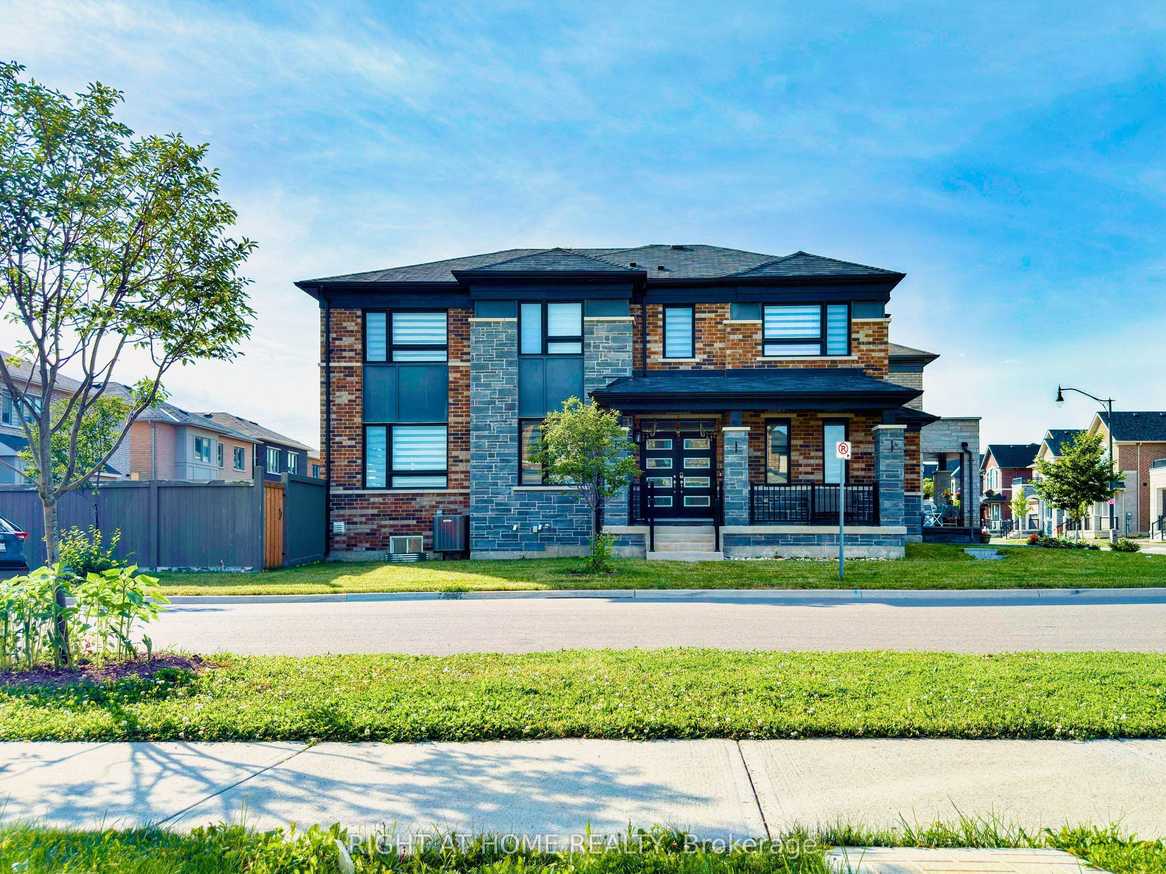 30 Boothill Drive, Brampton, ON, L7A 5E4