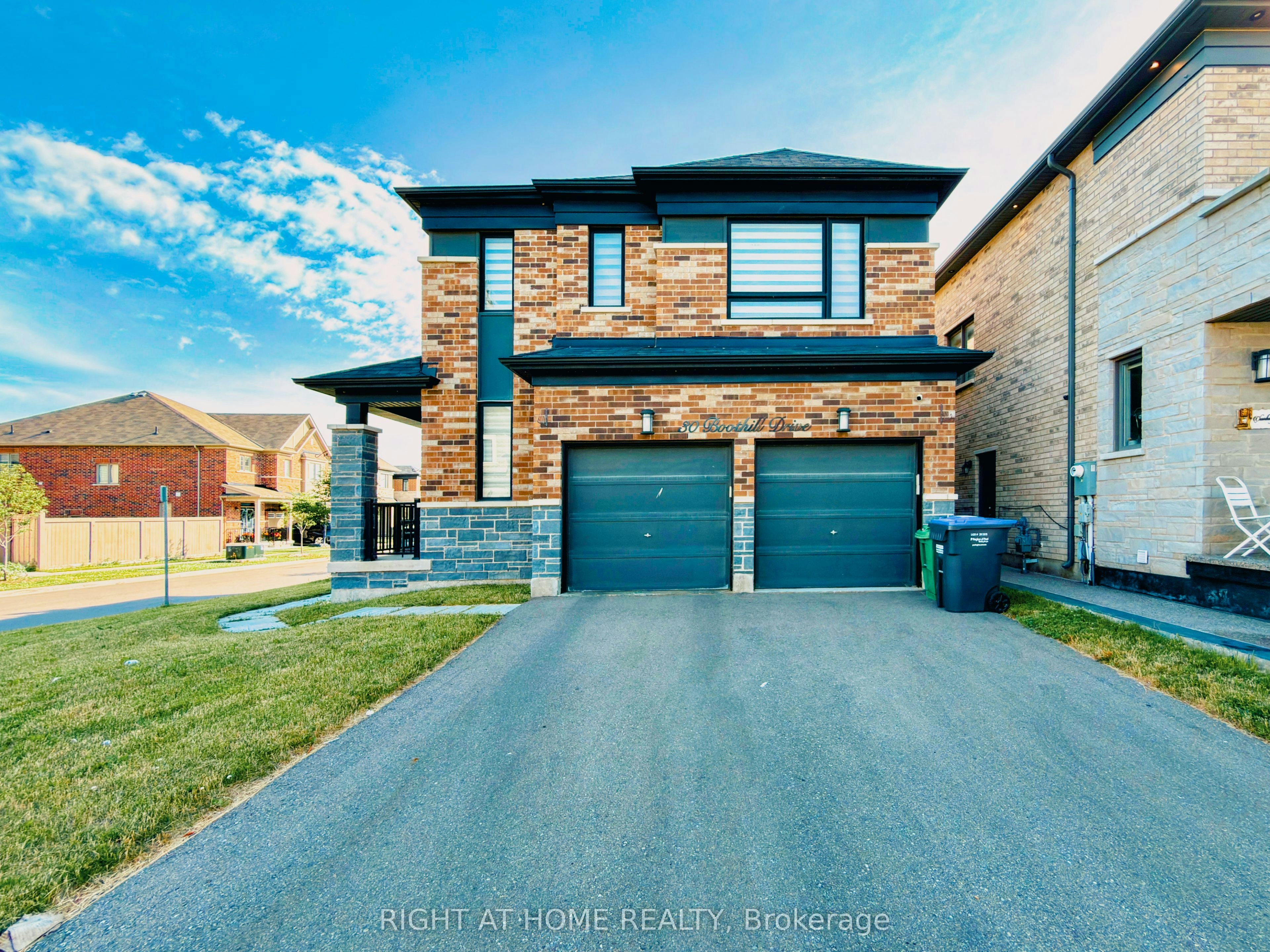 30 Boothill Drive, Brampton, ON, L7A 5E4