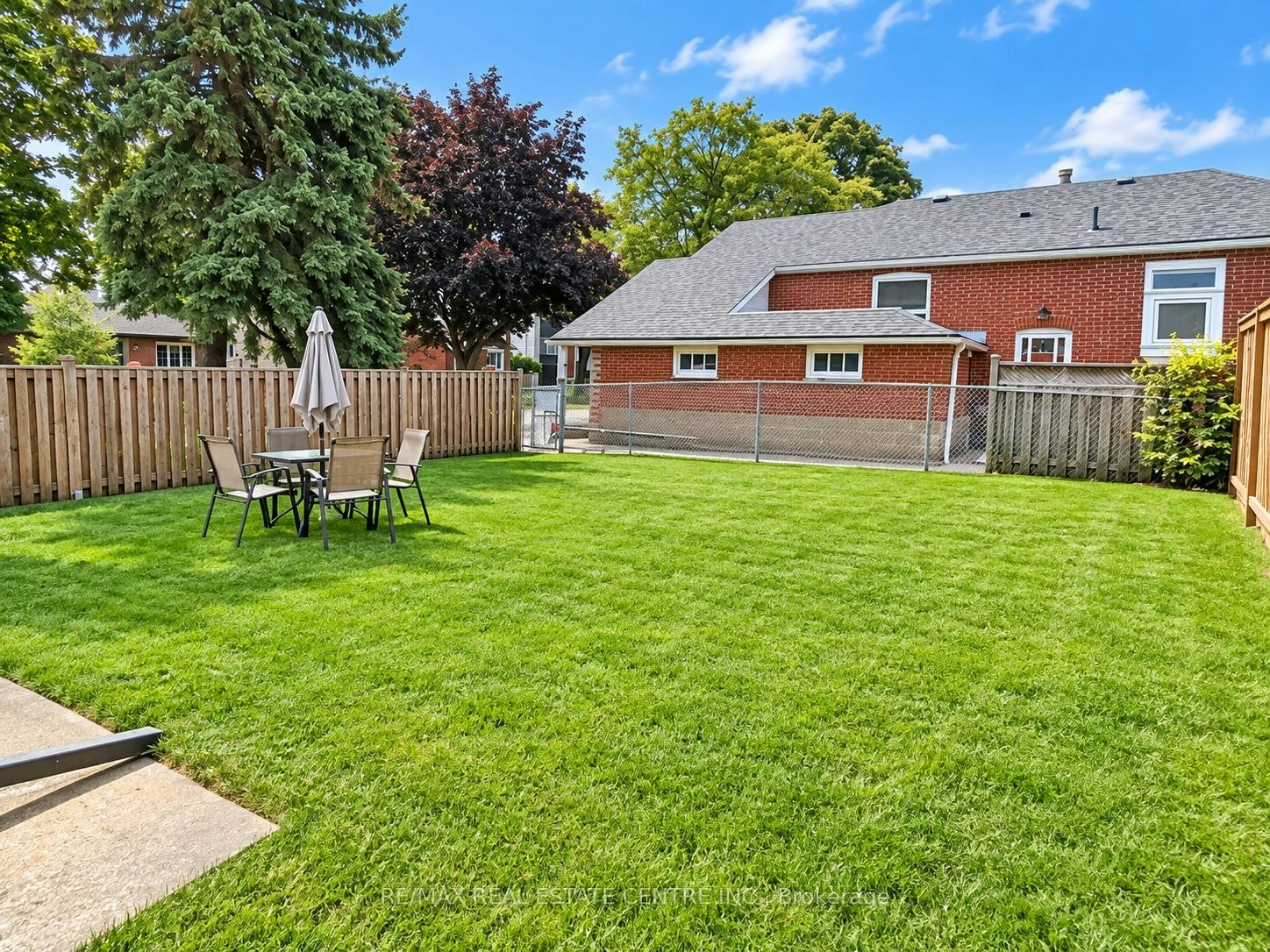 4 Rockfield Drive, Toronto, ON, M9B 1S1 - 23