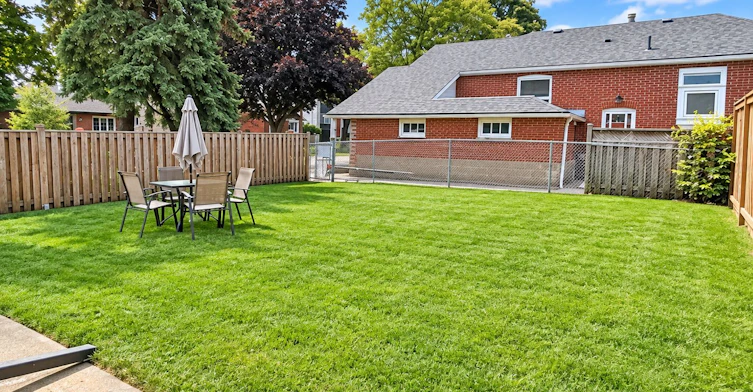 4 Rockfield Drive, Toronto, ON, M9B 1S1 - 23