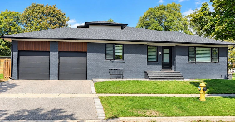 4 Rockfield Drive, Toronto, ON, M9B 1S1