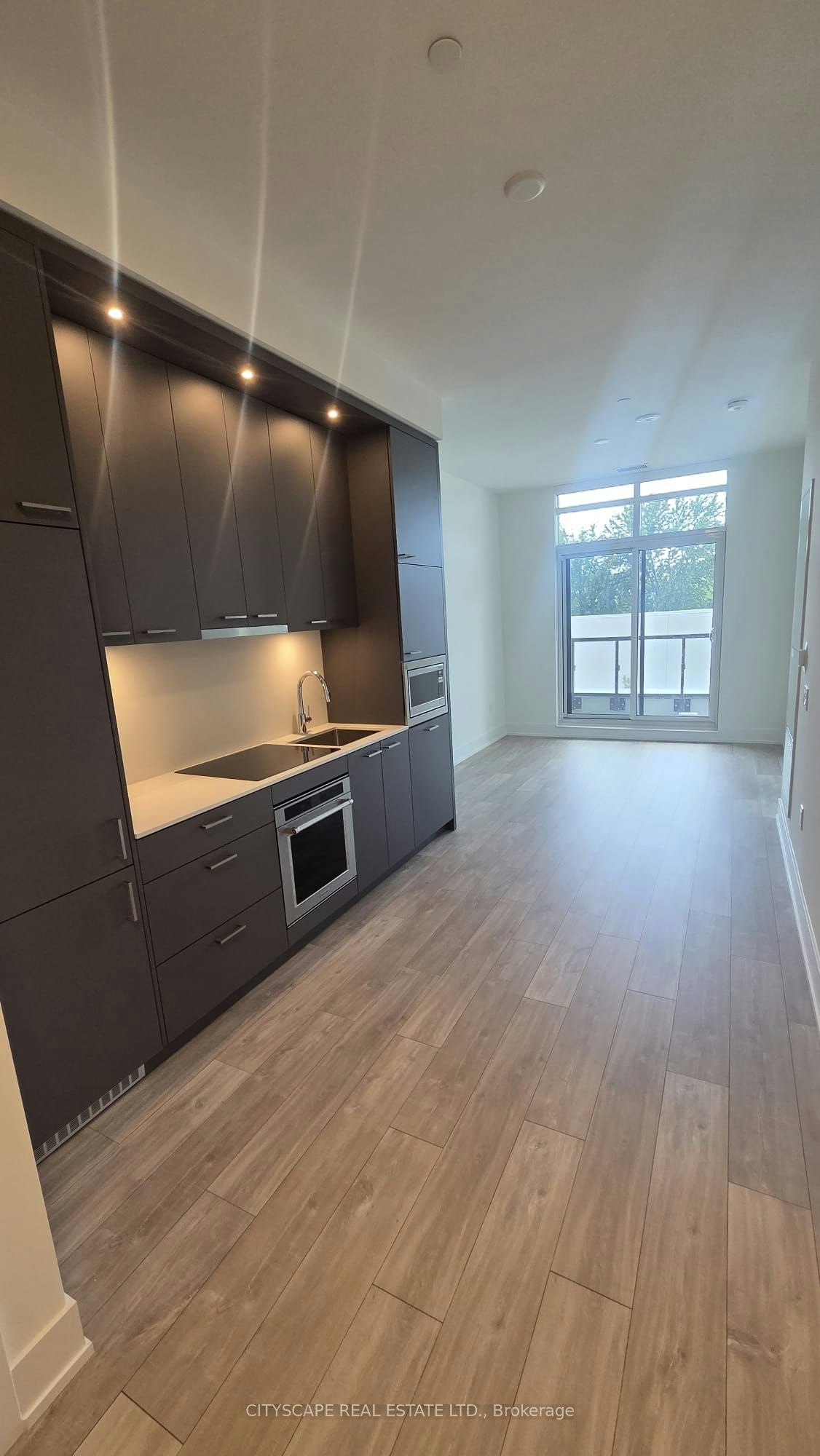 220-858 Dupont Street, Toronto, ON, M6G 0C1
