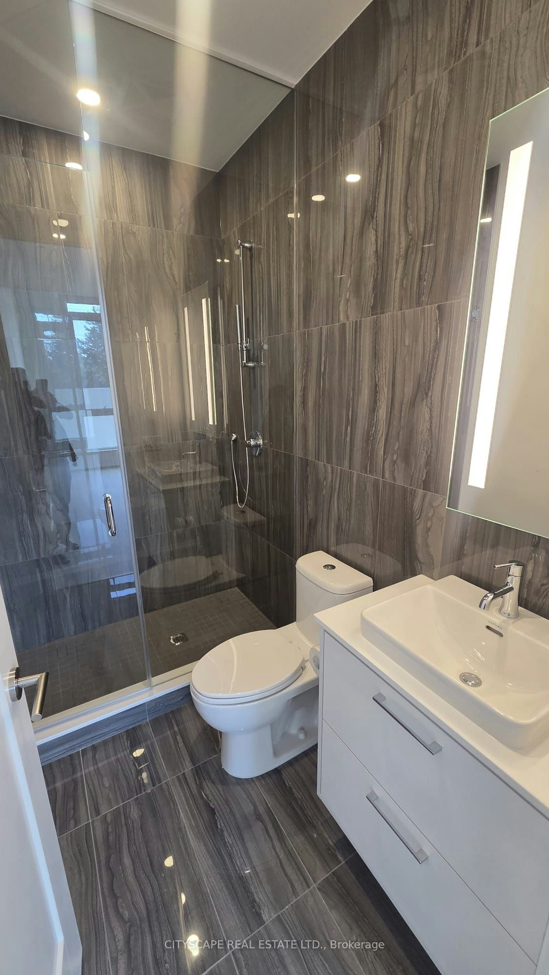 220-858 Dupont Street, Toronto, ON, M6G 0C1 - 4
