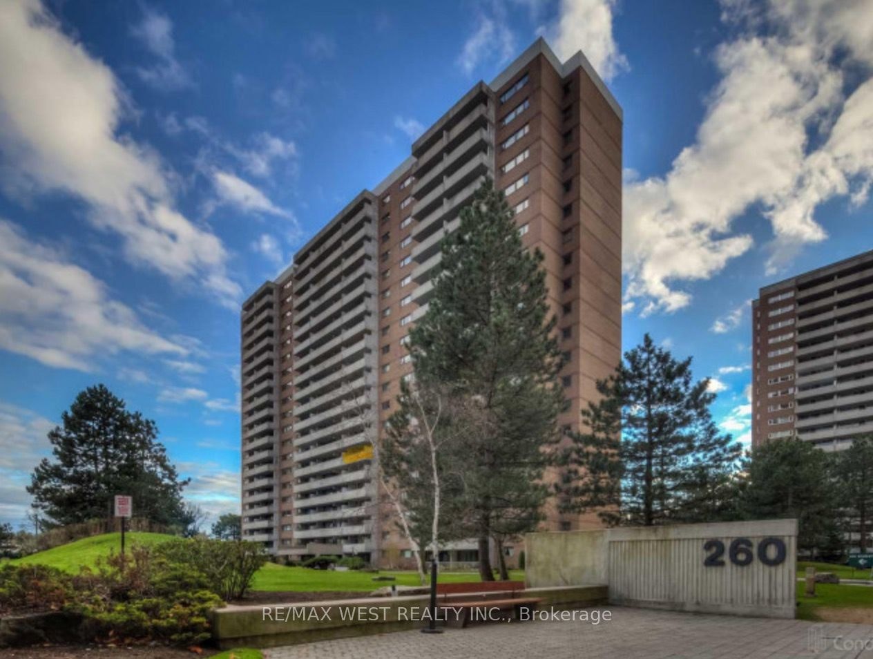 709-260 Scarlett Road, Toronto, ON, M6N 4X6