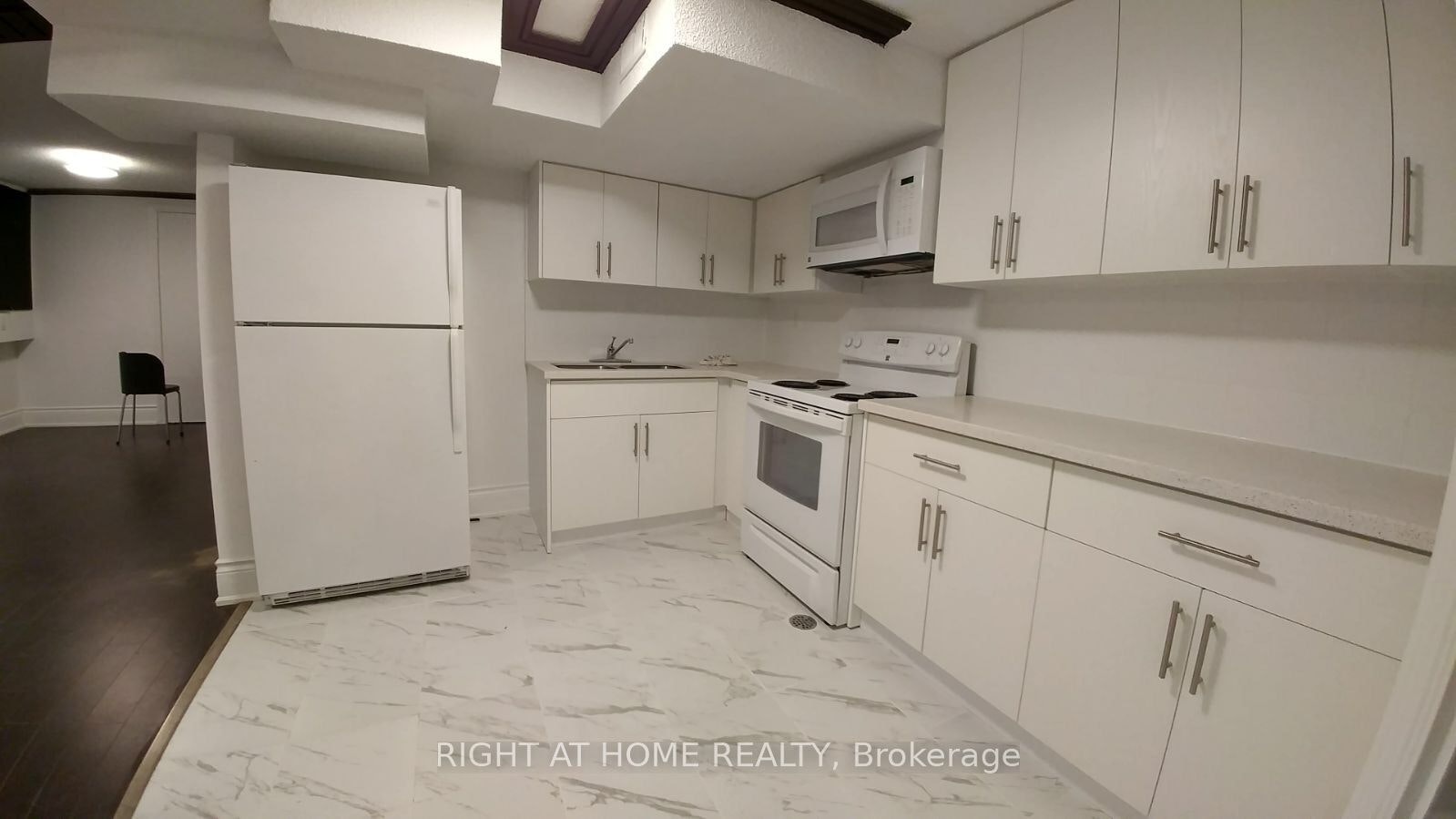 712 Winterton Way, Mississauga, ON, L5R 3H7 - 3