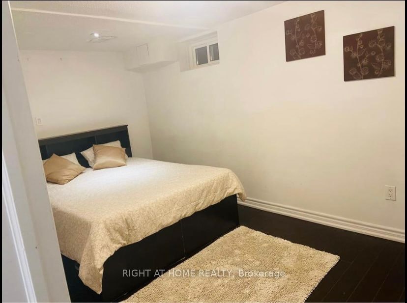 712 Winterton Way, Mississauga, ON, L5R 3H7 - 5