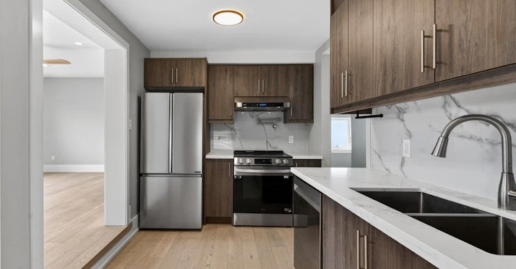 Upper-115 Seventeenth Street, Toronto, ON, M8V 3K5 - 11