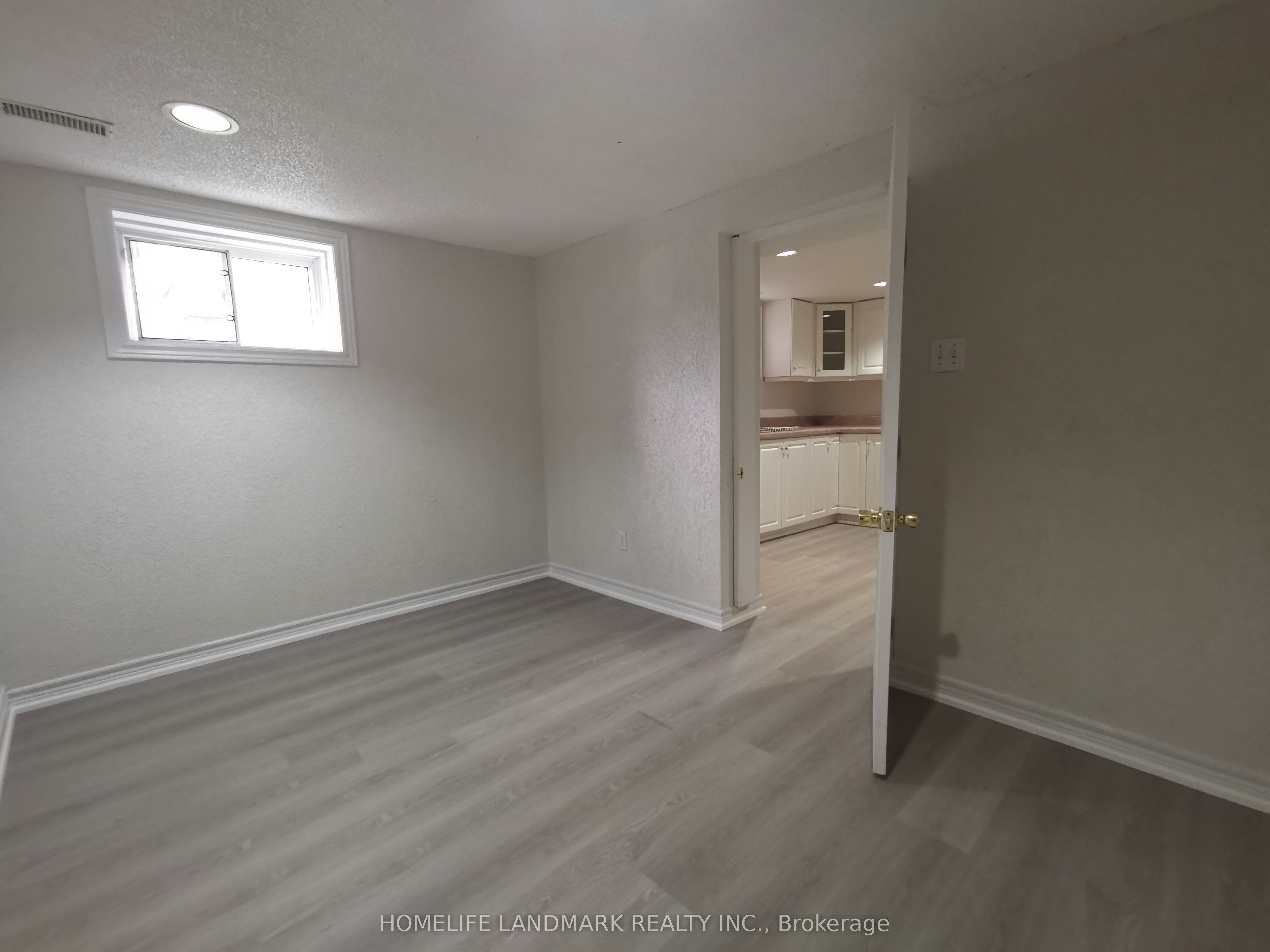 Basement-288 Maple Leaf Drive, Toronto, ON, M6L 1P3 - 4