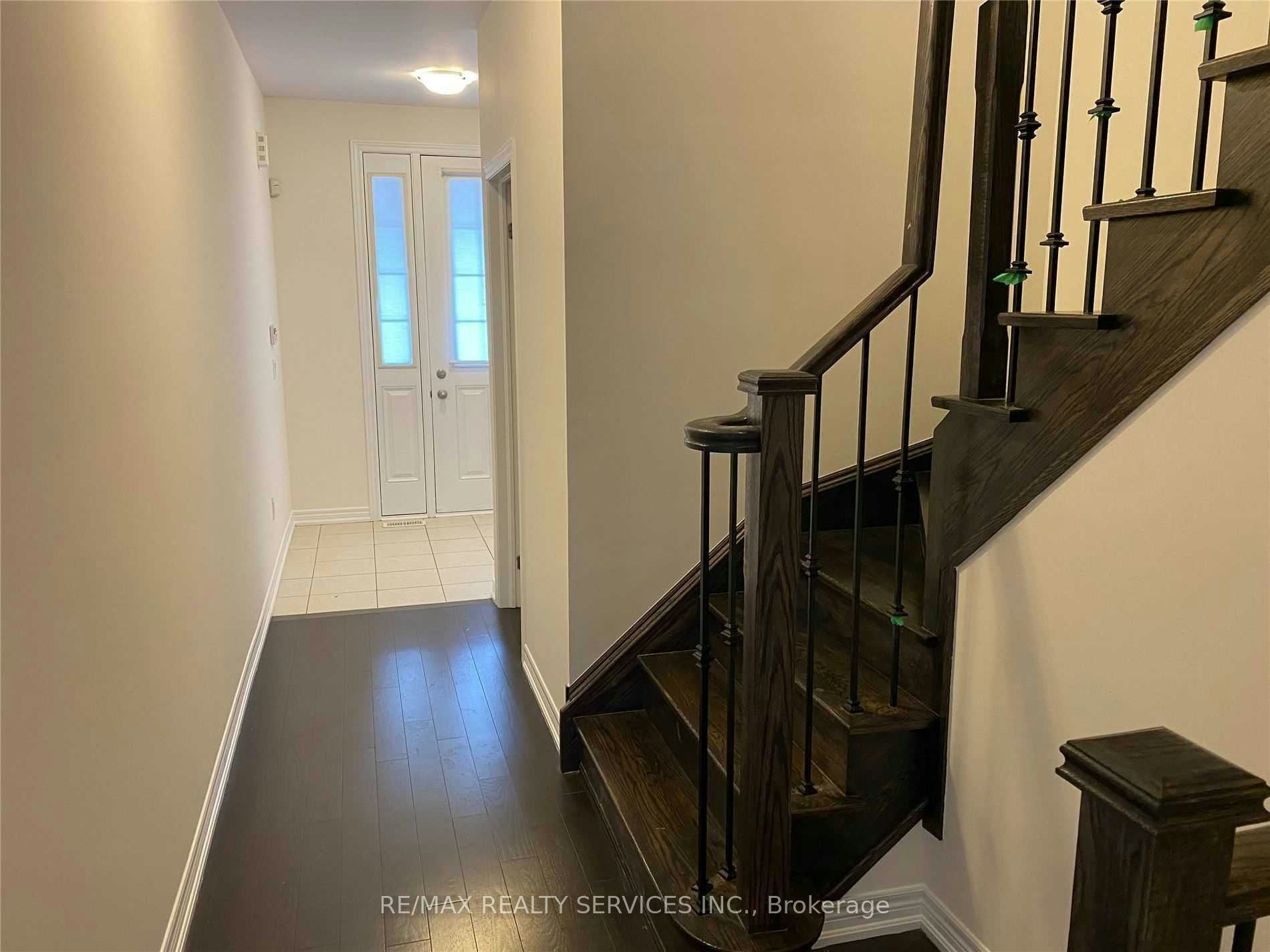 43 Hogan Manor Drive, Brampton, ON, L7A 4V3 - 3