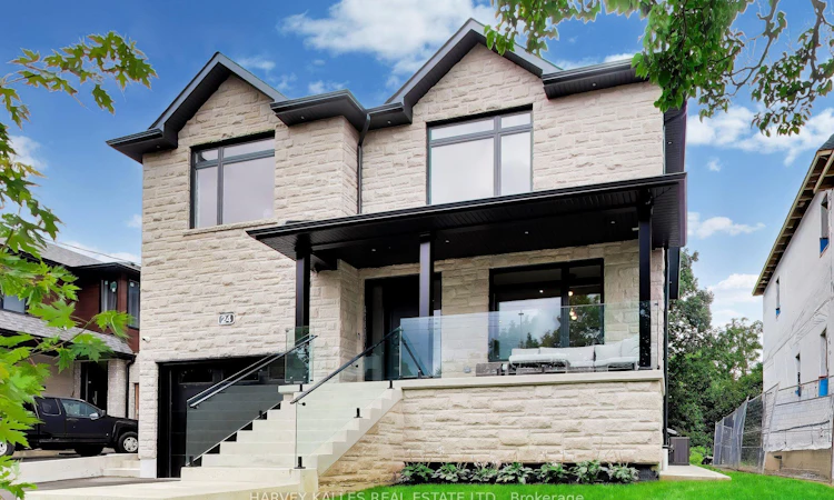 24 Ravenscrest Drive