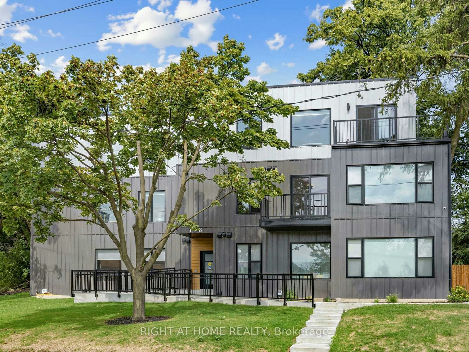 1-148 Glenlake Avenue, Toronto, ON, M6P 1E7