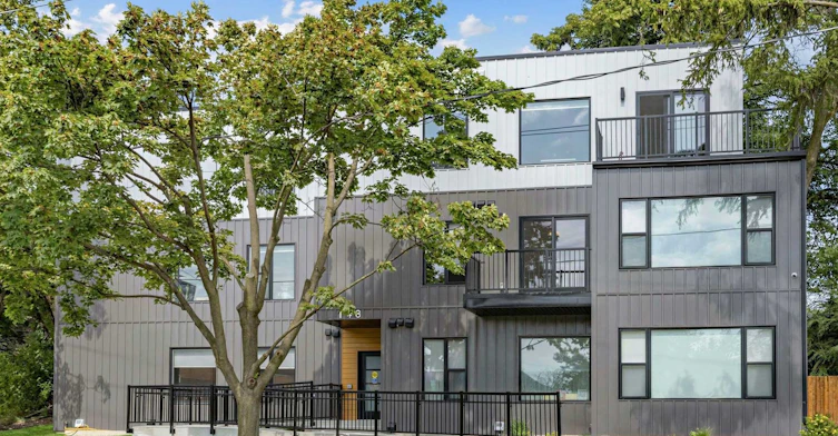 1-148 Glenlake Avenue, Toronto, ON, M6P 1E7