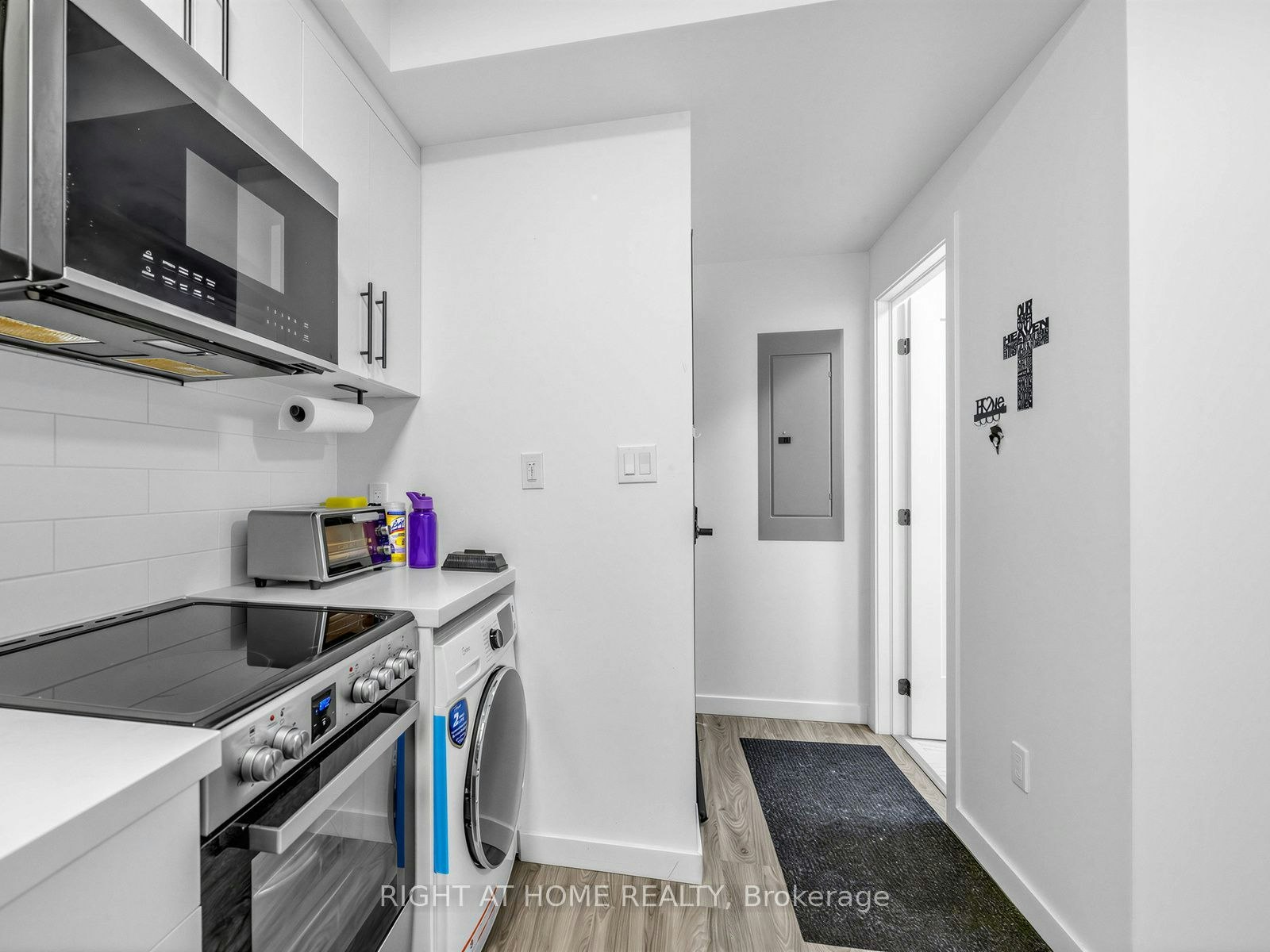 1-148 Glenlake Avenue, Toronto, ON, M6P 1E7 - 5