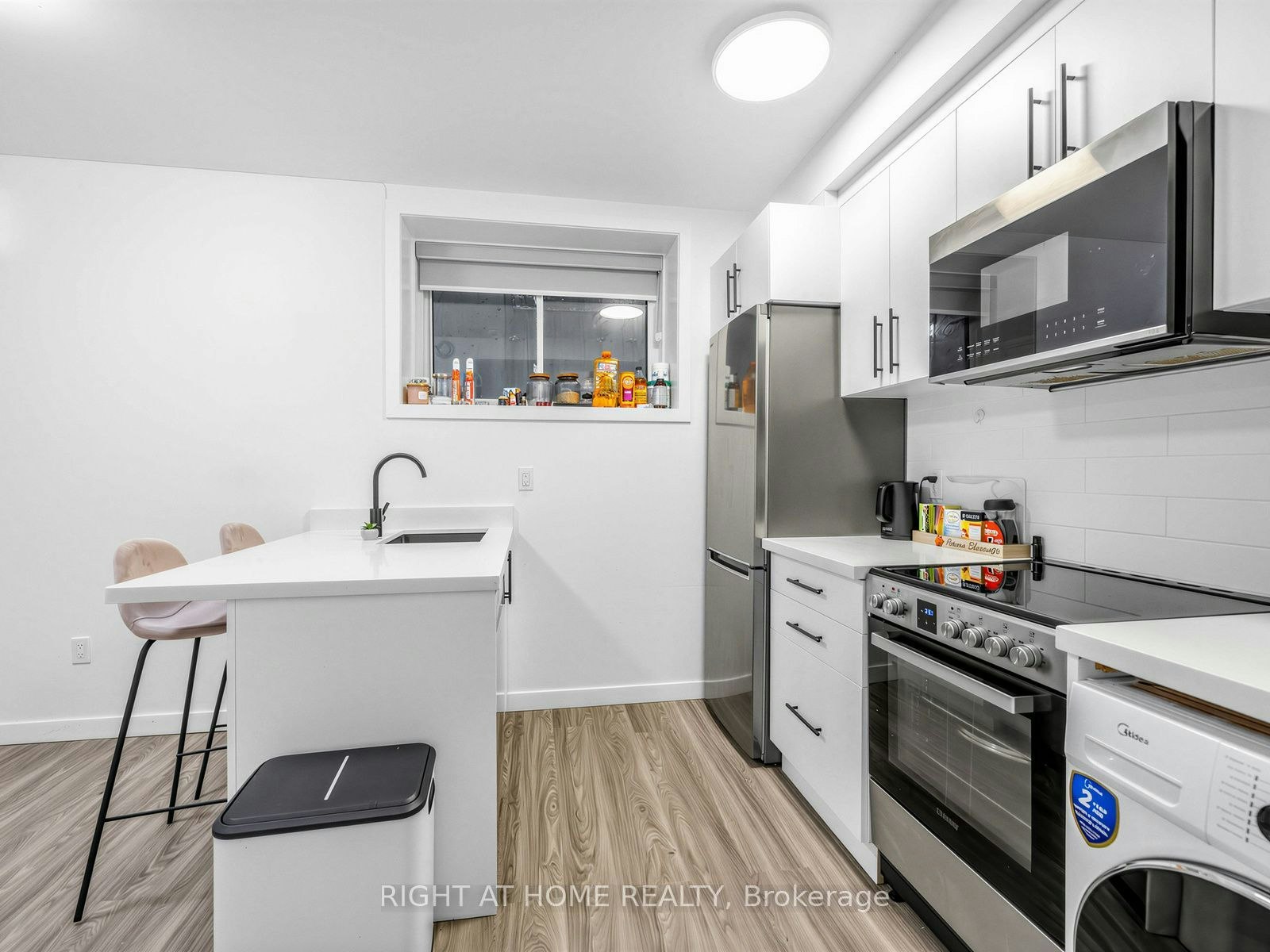 1-148 Glenlake Avenue, Toronto, ON, M6P 1E7 - 4