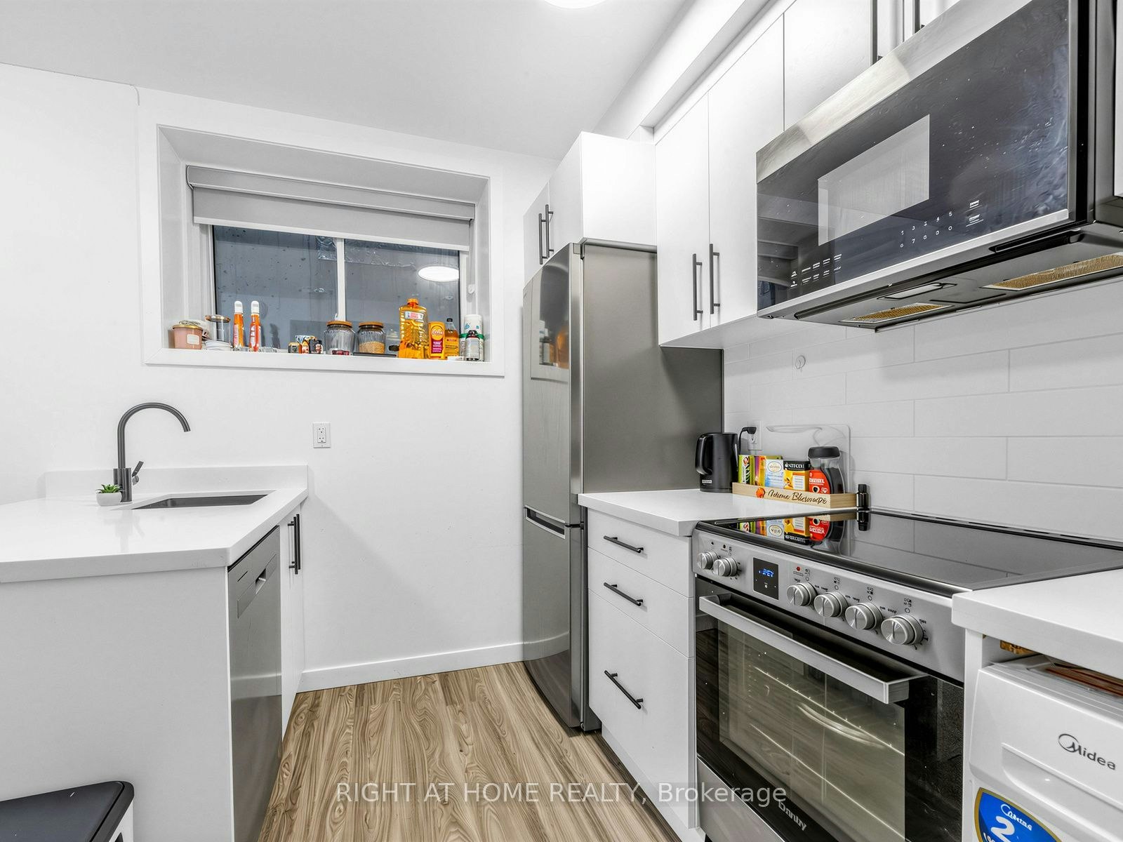 1-148 Glenlake Avenue, Toronto, ON, M6P 1E7 - 9