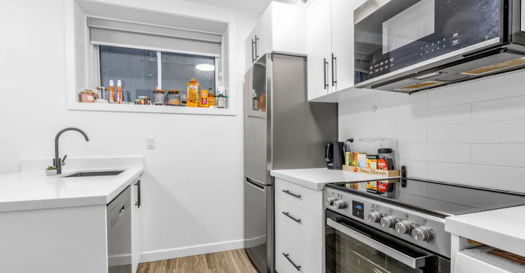 1-148 Glenlake Avenue, Toronto, ON, M6P 1E7 - 9