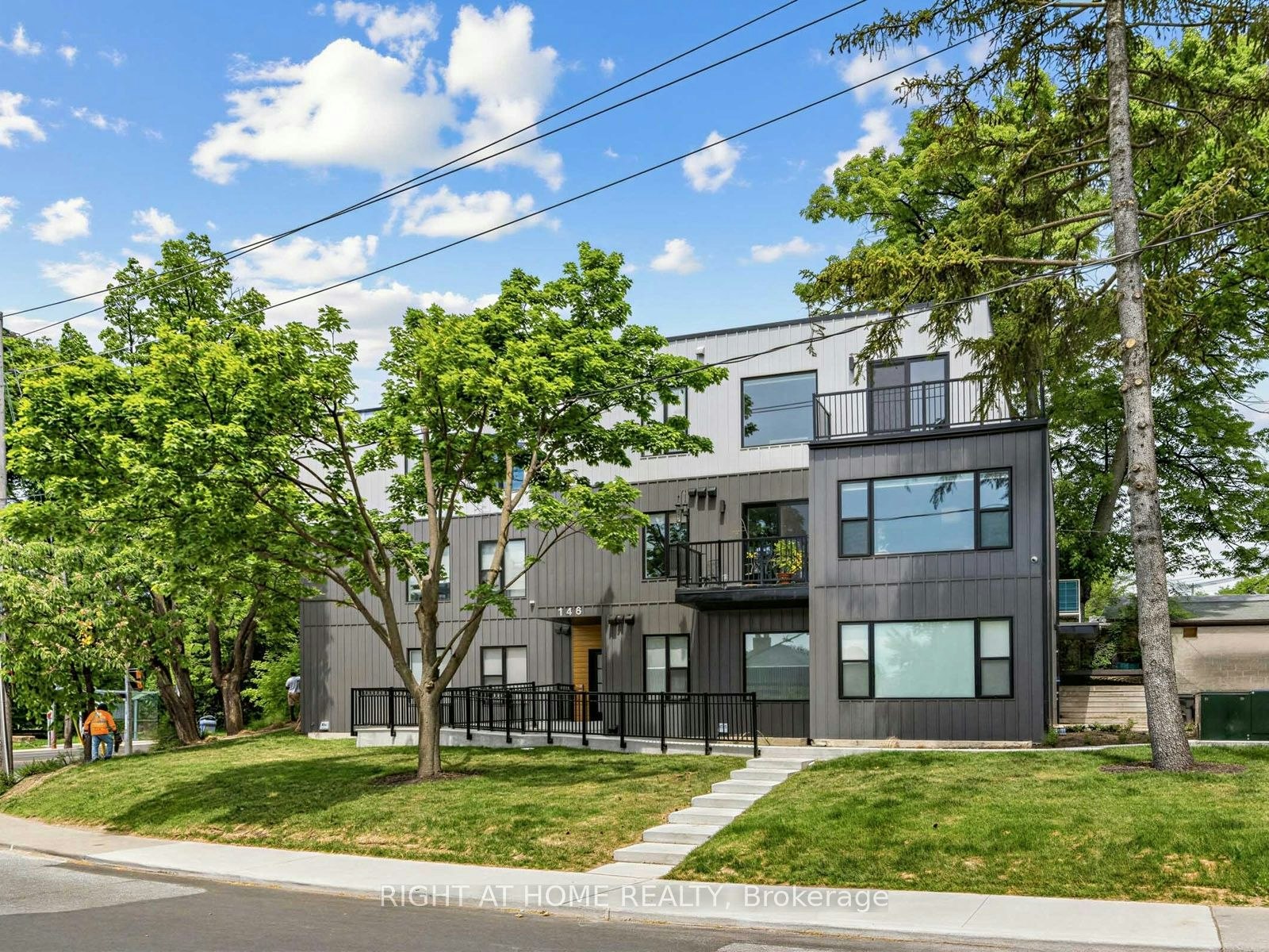 1-148 Glenlake Avenue, Toronto, ON, M6P 1E7