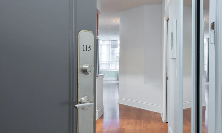 115-5233 Dundas Street