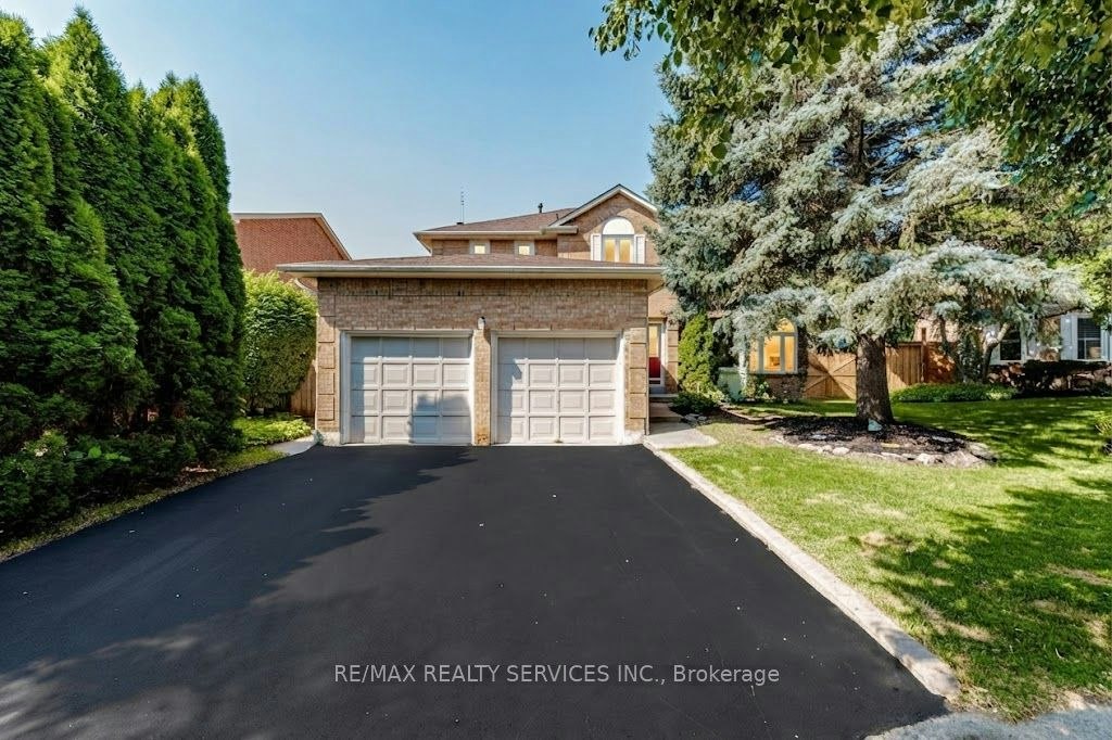 50 Barr Crescent, Brampton, ON, L6Z 3E4