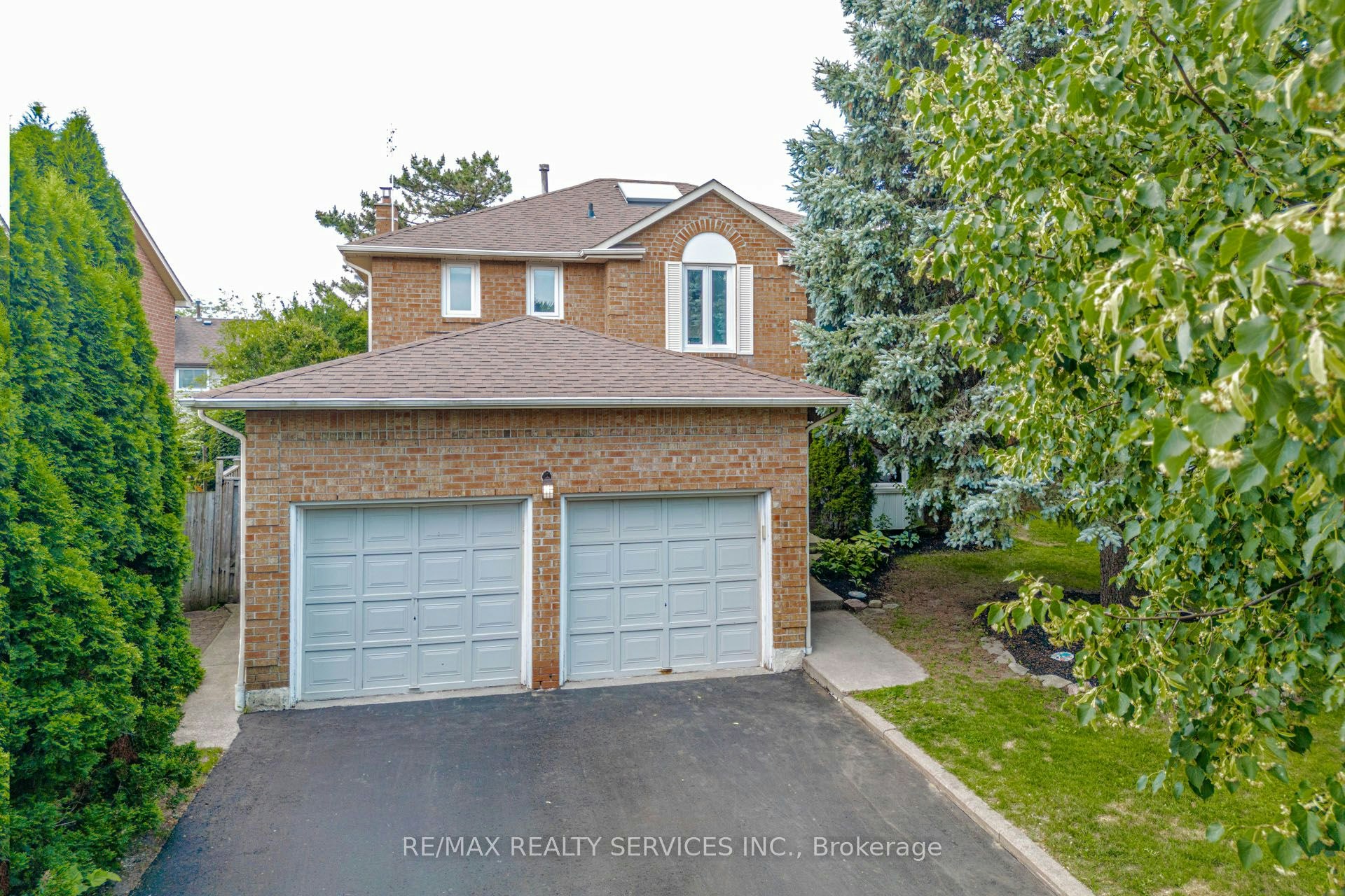 50 Barr Crescent, Brampton, ON, L6Z 3E4