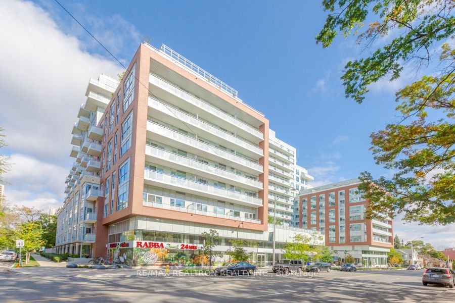 LPH8-1830 Bloor Street W, Toronto, ON, M6P 0A2