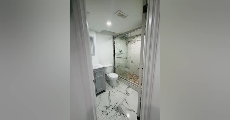 Room 1-445 Malaga Road, Mississauga, ON, L5E 3V8 - 8