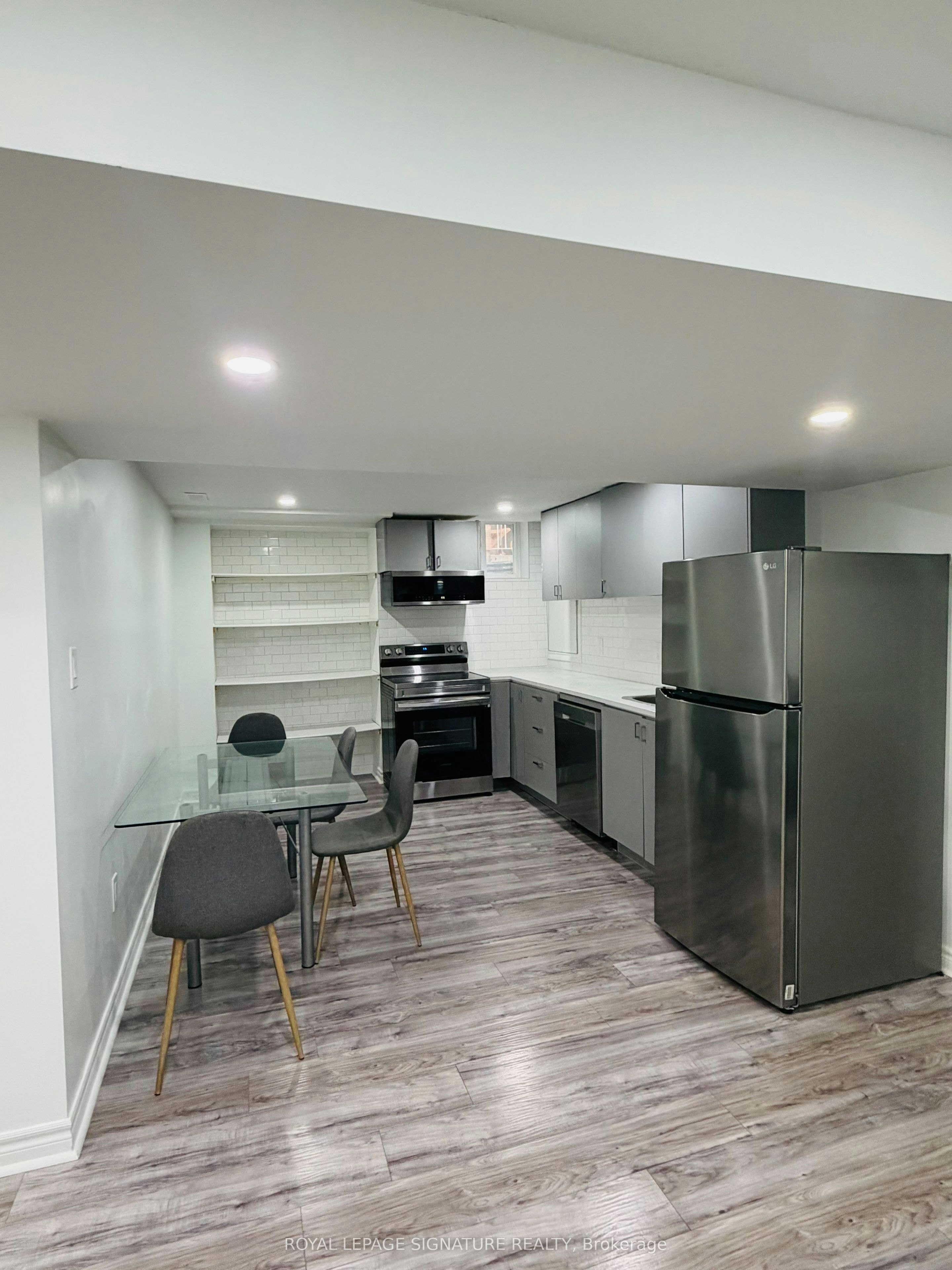 Room 1-445 Malaga Road, Mississauga, ON, L5E 3V8 - 5
