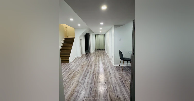 Room 1-445 Malaga Road, Mississauga, ON, L5E 3V8 - 7