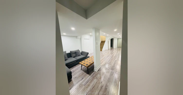 Room 1-445 Malaga Road, Mississauga, ON, L5E 3V8 - 6