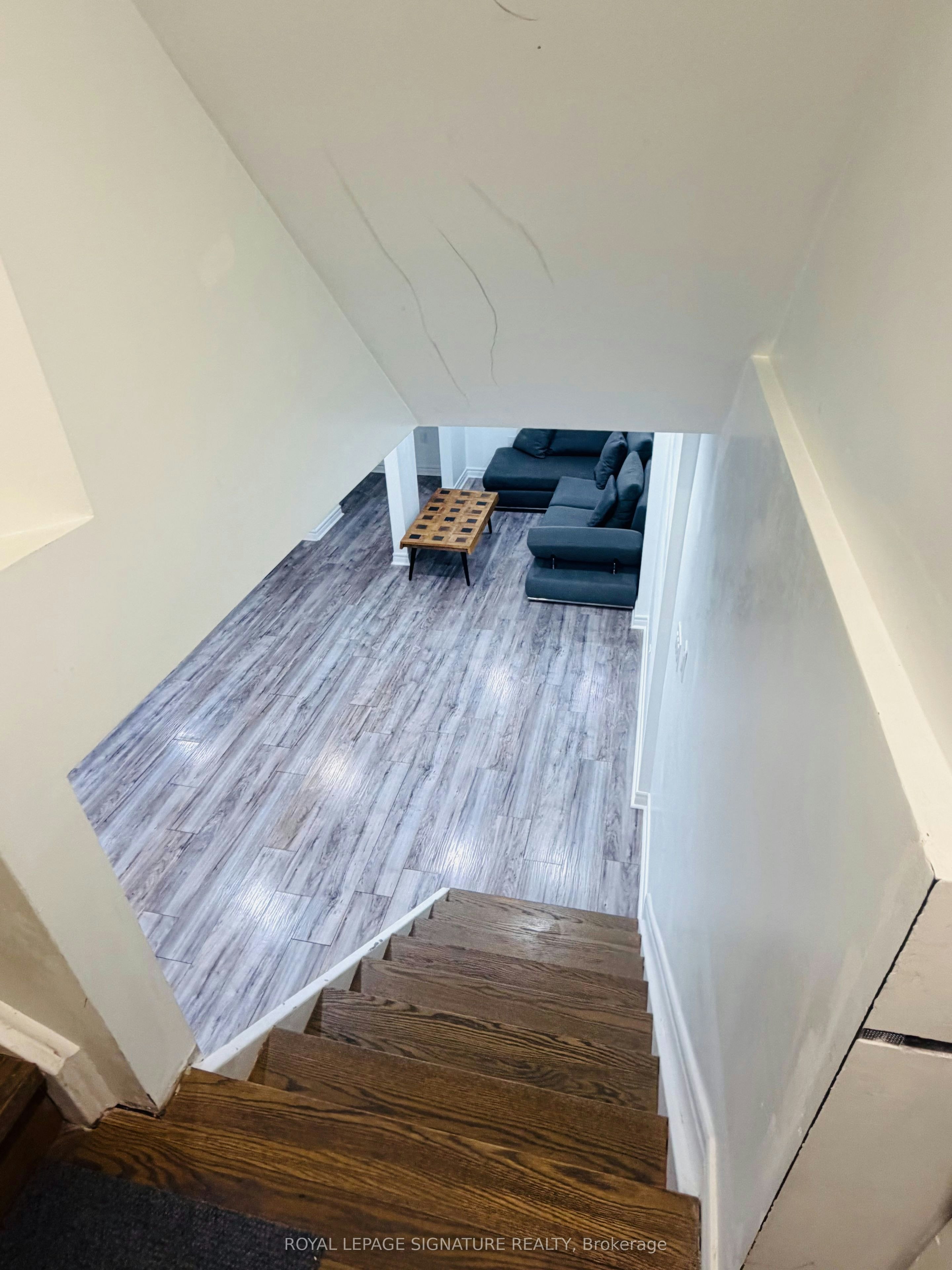 Room 1-445 Malaga Road, Mississauga, ON, L5E 3V8 - 3