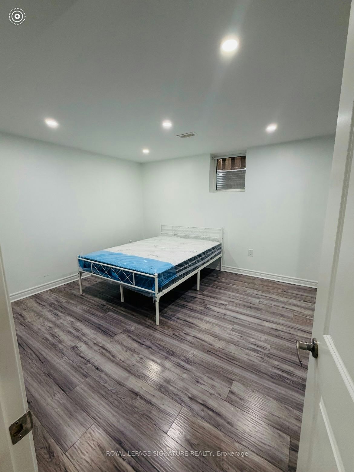 Room 1-445 Malaga Road, Mississauga, ON, L5E 3V8 - 2