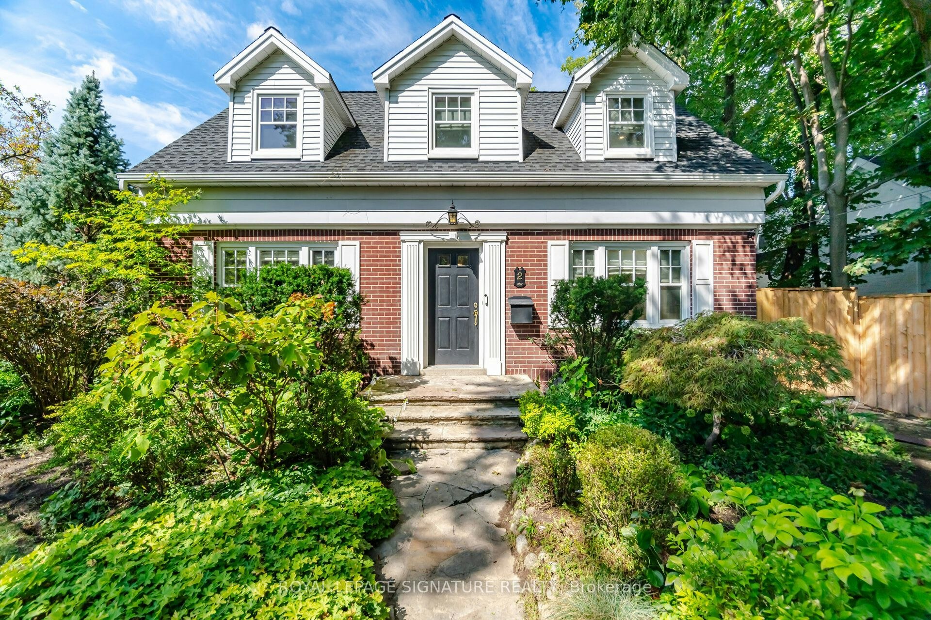 2 Wembley Avenue, Toronto, ON, M9A 2H9
