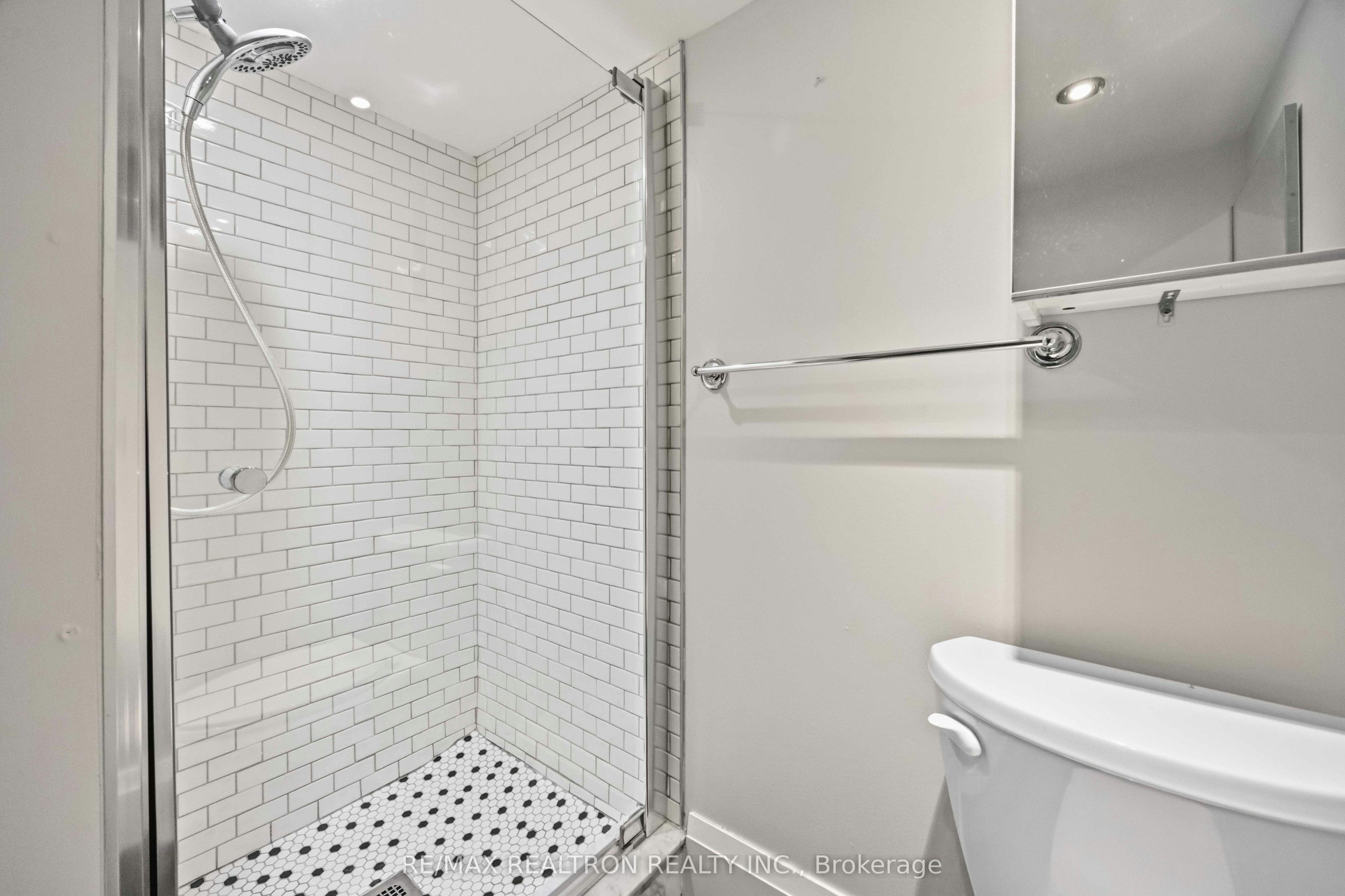 640 Runnymede Road, Toronto, ON, M6S 3A2 - 25