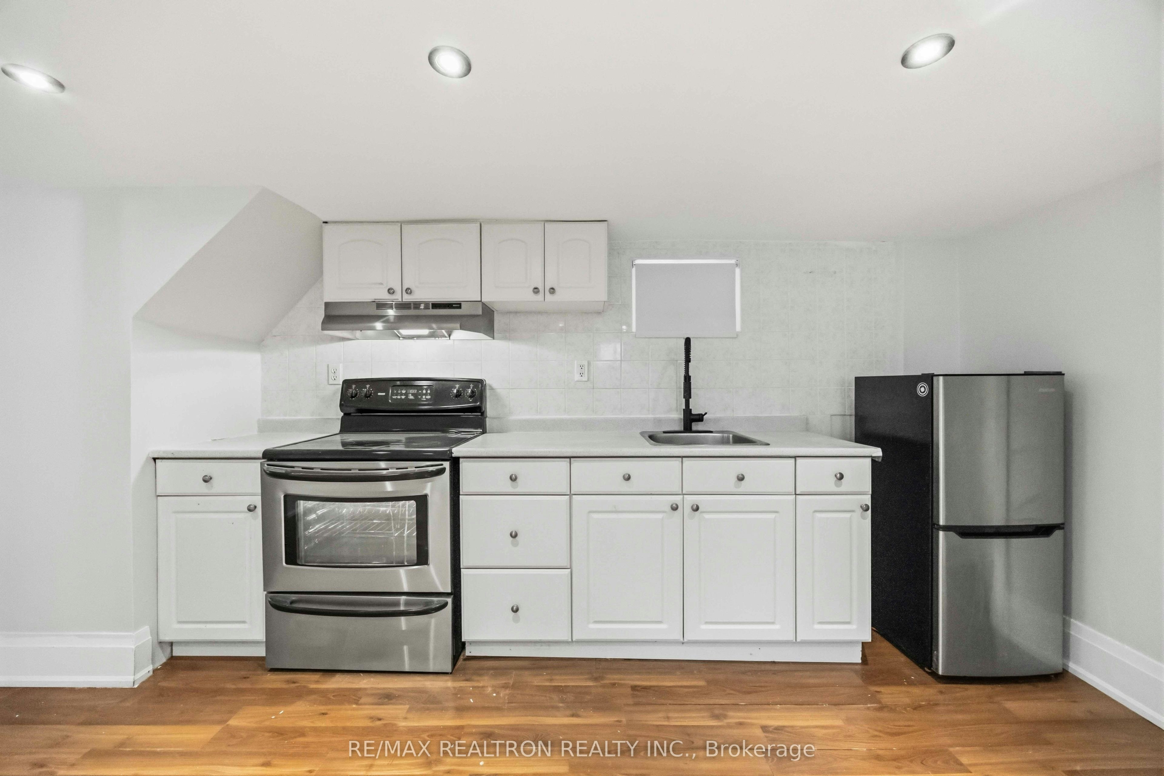 640 Runnymede Road, Toronto, ON, M6S 3A2 - 23