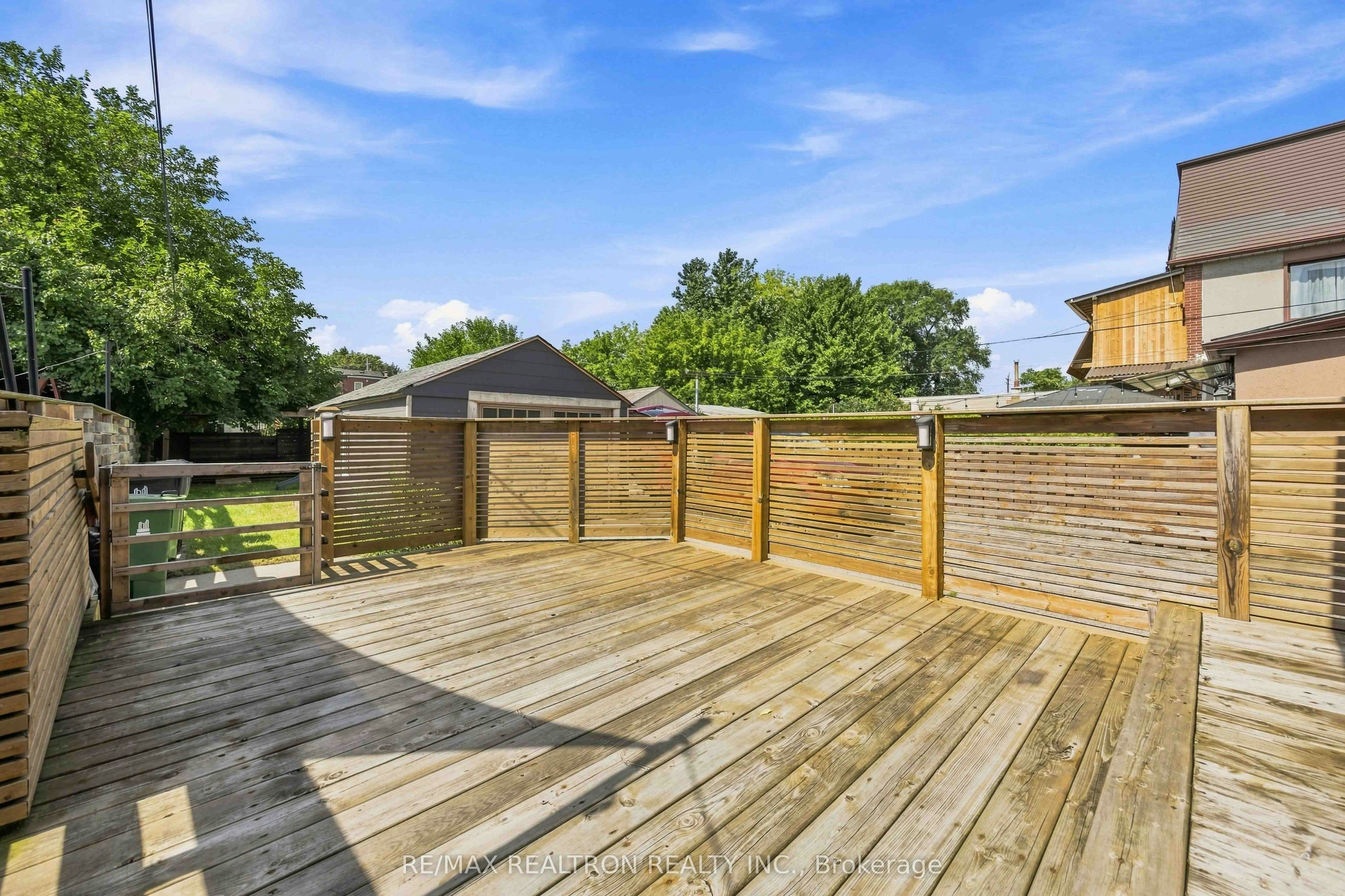640 Runnymede Road, Toronto, ON, M6S 3A2 - 27