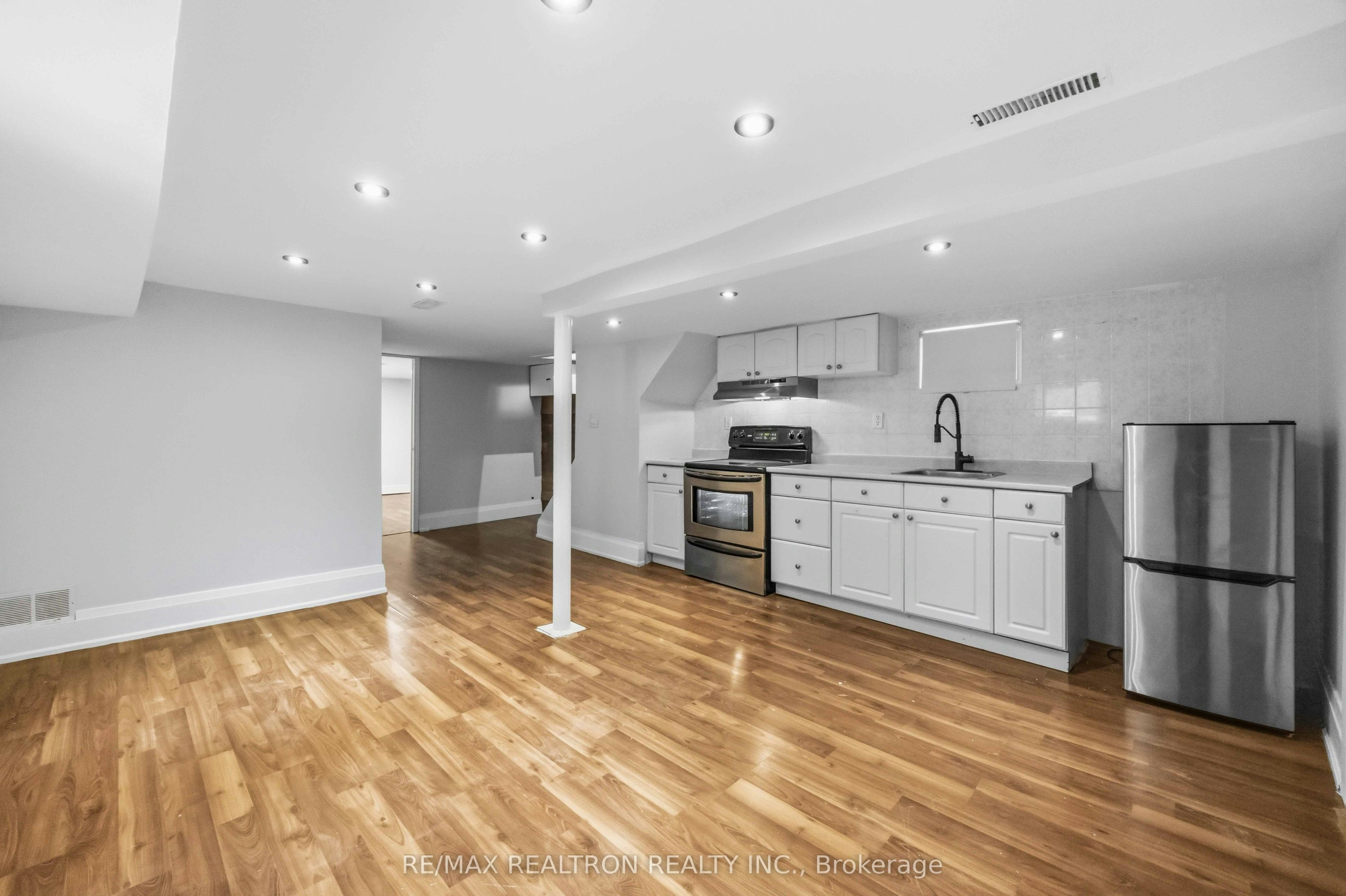 640 Runnymede Road, Toronto, ON, M6S 3A2 - 21