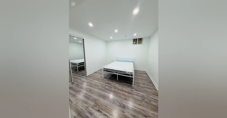Room #2-445 Malaga Road, Mississauga, ON, L5E 3V8