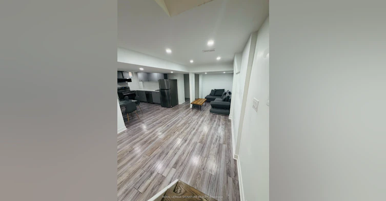 Room #2-445 Malaga Road, Mississauga, ON, L5E 3V8 - 3