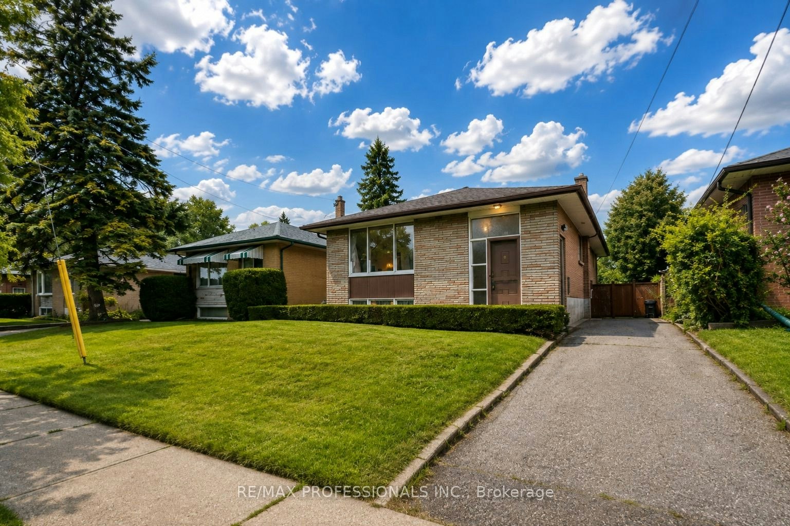 28 Baskerville Crescent, Toronto, ON, M9C 1T8