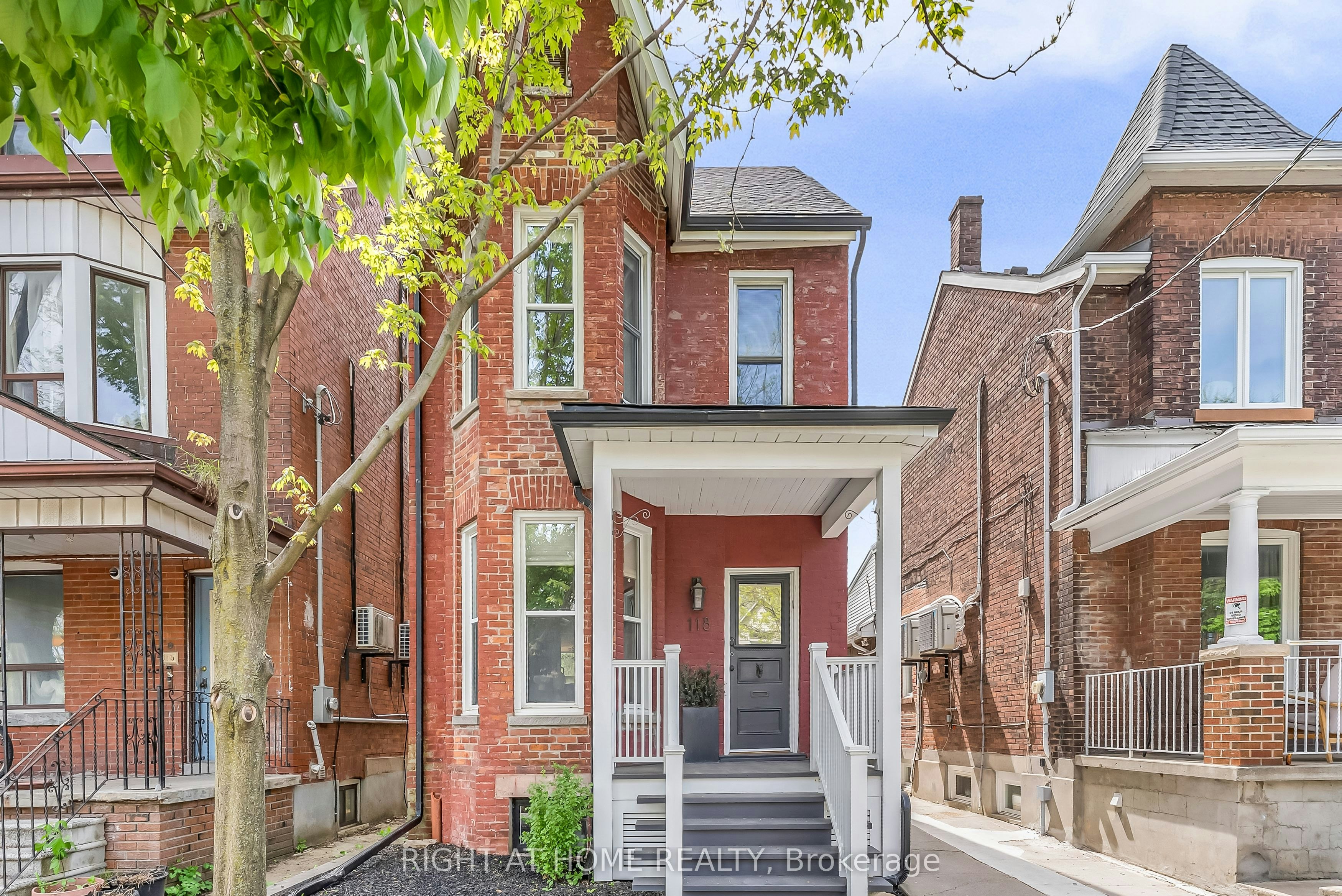 118 Lansdowne Avenue, Toronto, ON, M6K 2V9