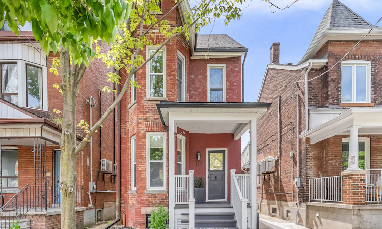 118 Lansdowne Avenue