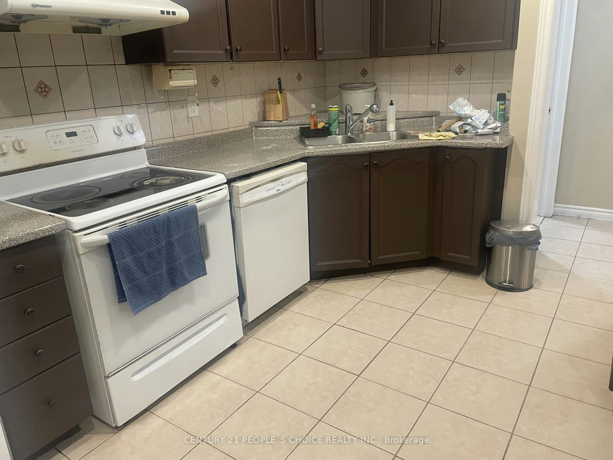 113 Desert Sand Drive, Brampton, ON, L6R 1V7 - 3